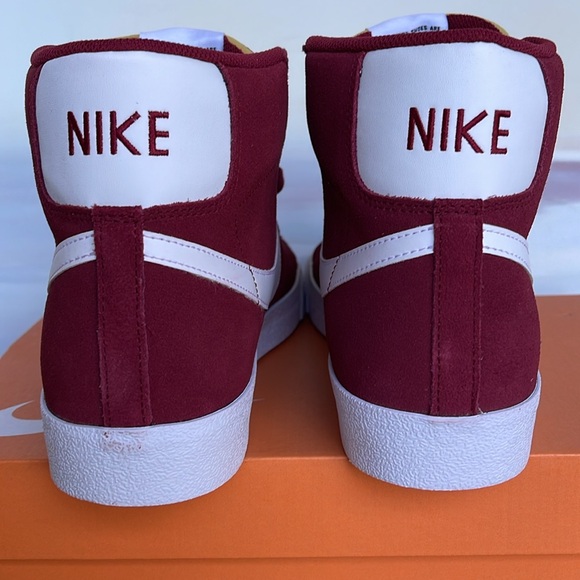 Nike Men’s Blazer Mid '77 Suede
Team Red/White/Black/White
Shoes
C11172-601 - Picture 14 of 16